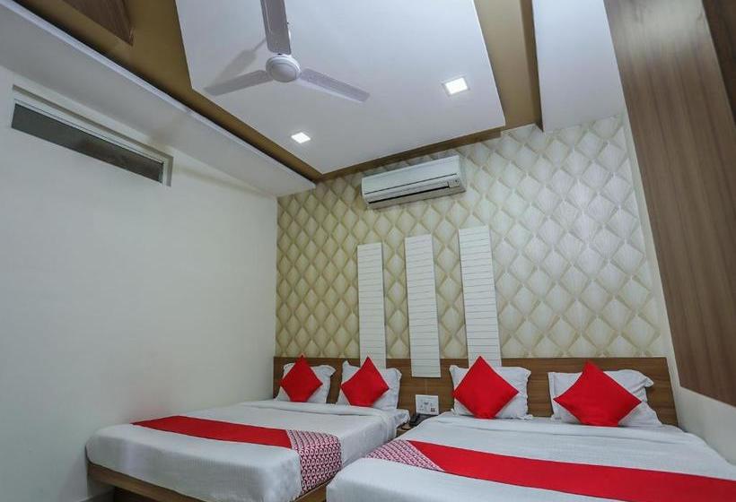 Oyo 16163 Hotel Shri Hari