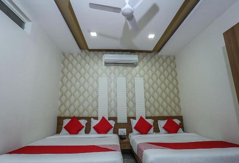 Oyo 16163 Hotel Shri Hari