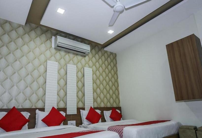 Oyo 16163 Hotel Shri Hari