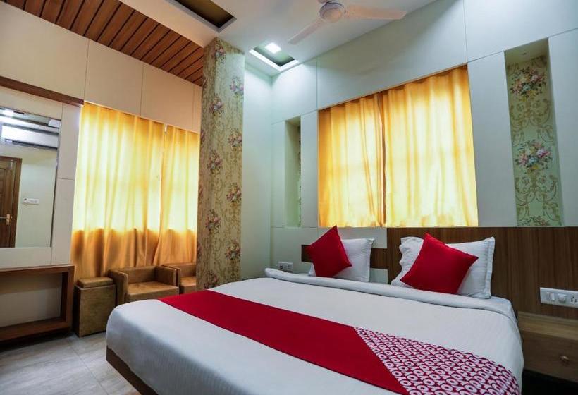Oyo 16163 Hotel Shri Hari