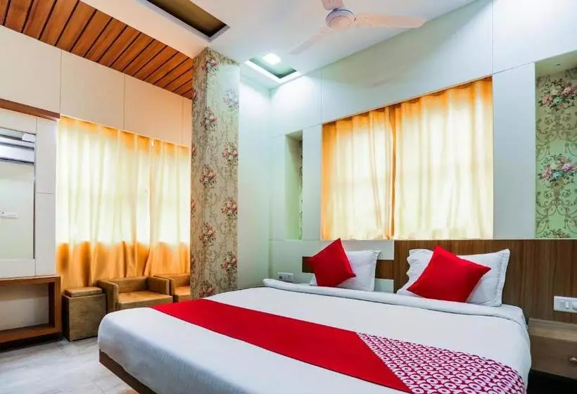Oyo 16163 Hotel Shri Hari