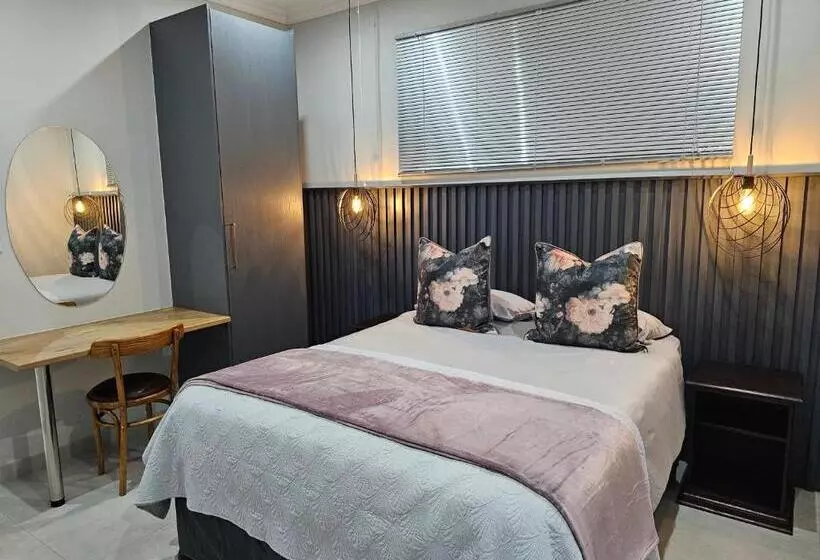 Majatalo 2 Owls Guesthouse