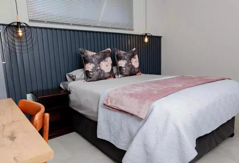 Majatalo 2 Owls Guesthouse