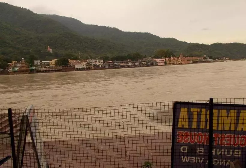 Pension  Dormitory At Ganga River
