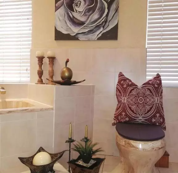 Majatalo Leeuwenhof Guesthouse