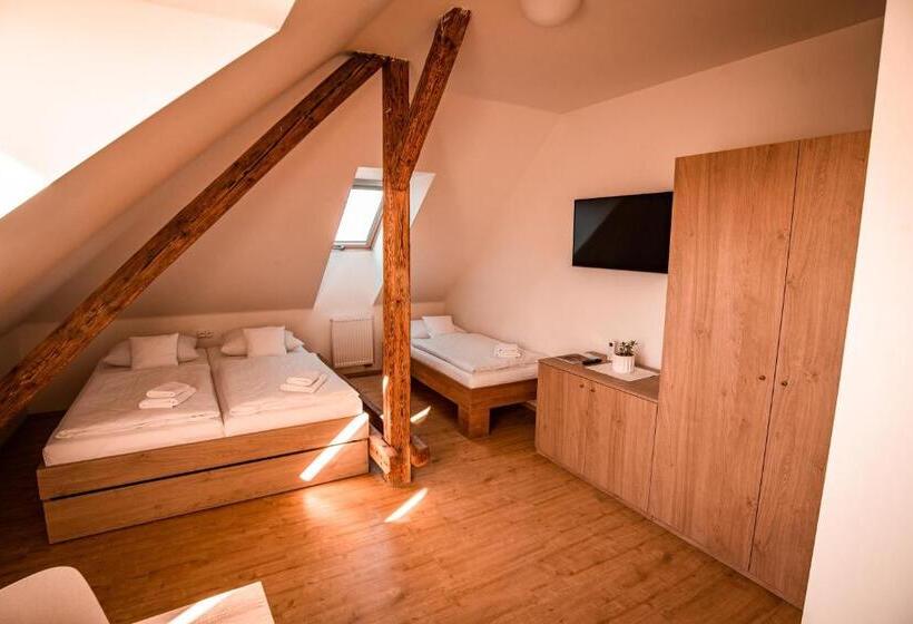 住宿加早餐  Penzion Panský Dvůr Telč