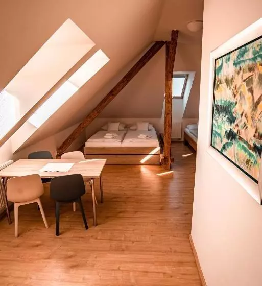 Aamiaismajoitus (B&B) Penzion Panský Dvůr Telč