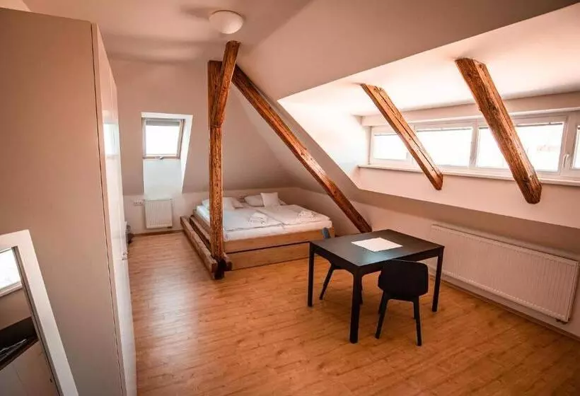 Aamiaismajoitus (B&B) Penzion Panský Dvůr Telč