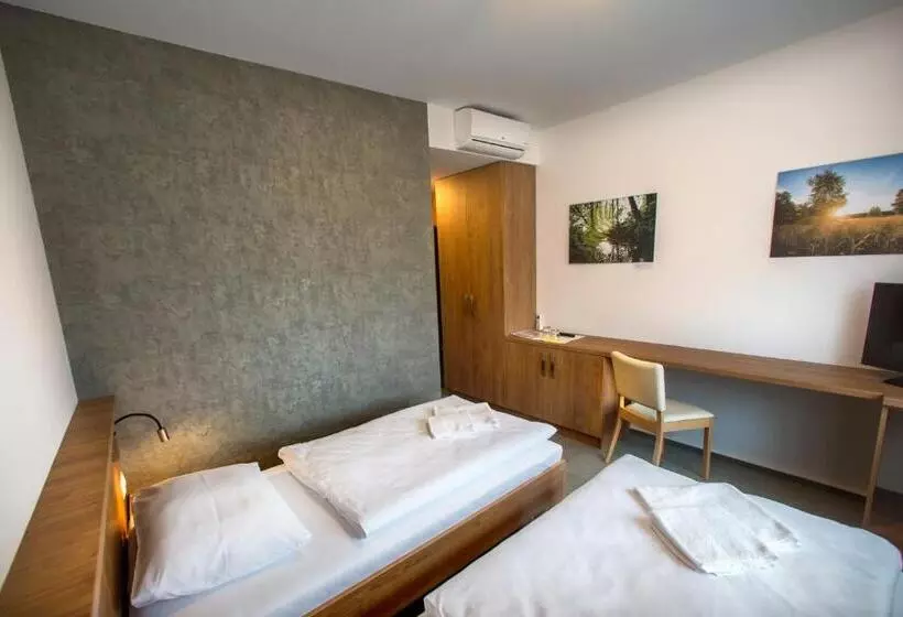 Aamiaismajoitus (B&B) Penzion Panský Dvůr Telč