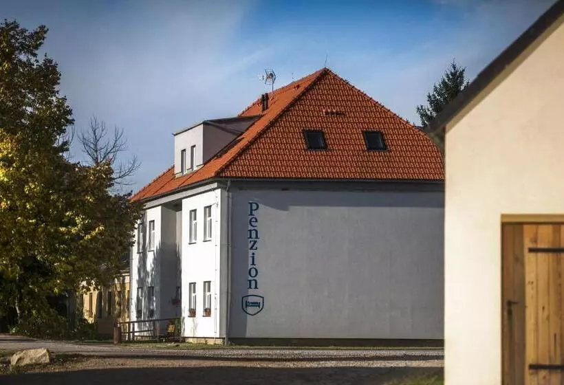 Aamiaismajoitus (B&B) Penzion Panský Dvůr Telč
