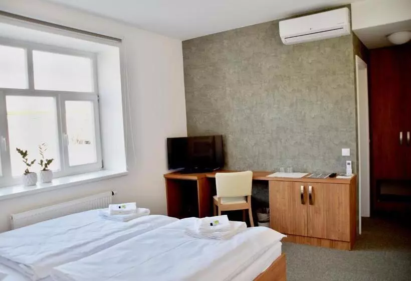 Aamiaismajoitus (B&B) Penzion Panský Dvůr Telč