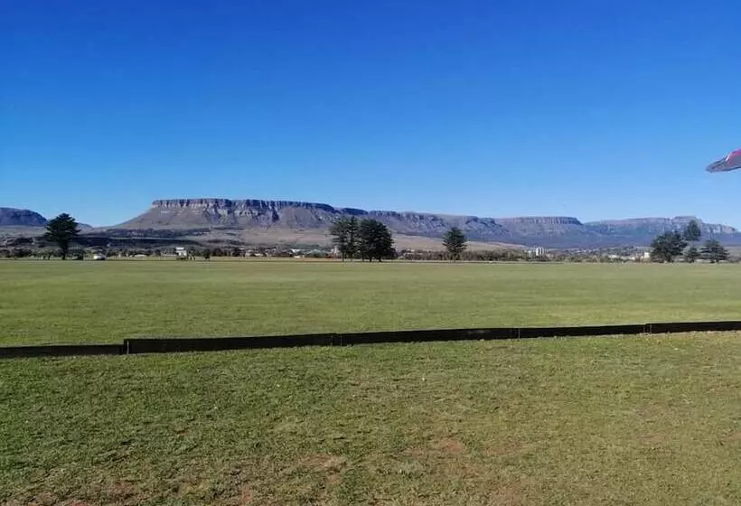 ベッドアンドブレックファースト Skylight Lodge