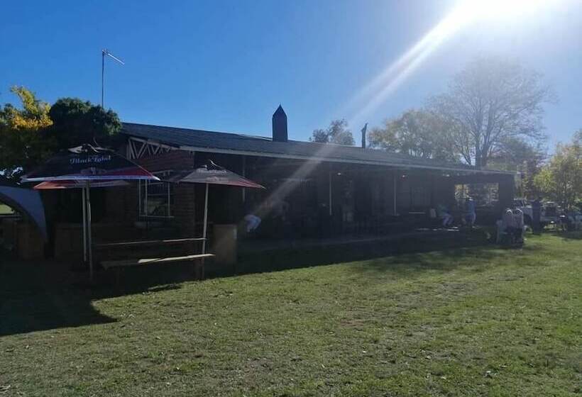 ベッドアンドブレックファースト Skylight Lodge