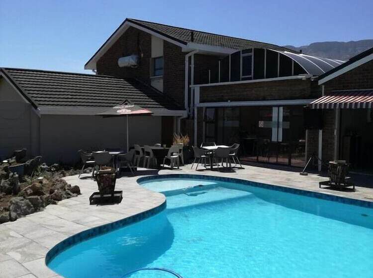 ベッドアンドブレックファースト Skylight Lodge