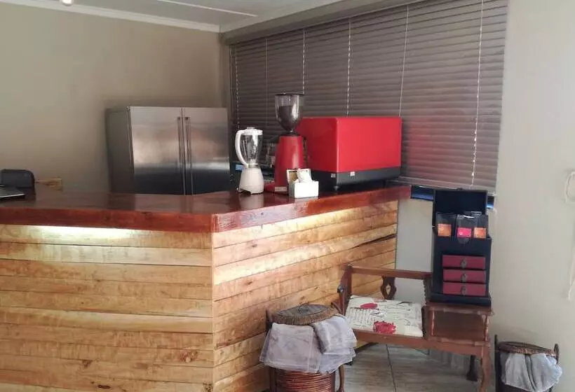 ベッドアンドブレックファースト Skylight Lodge