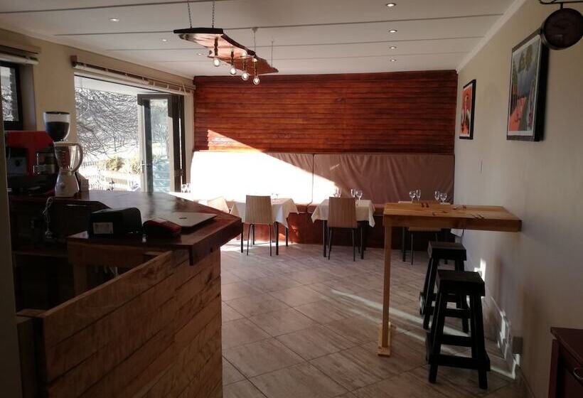 ベッドアンドブレックファースト Skylight Lodge