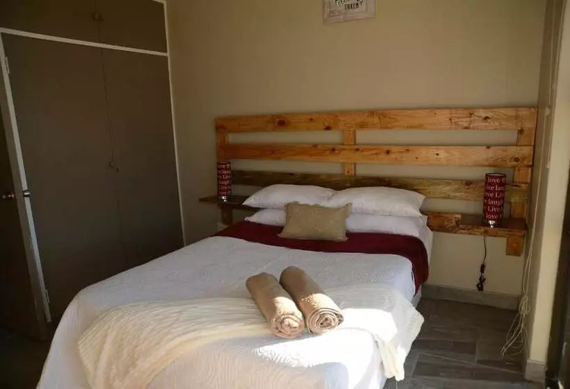 ベッドアンドブレックファースト Skylight Lodge