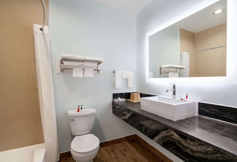 فندق Baymont By Wyndham Kingwood