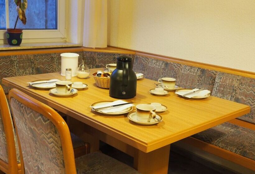 הוסטל Darmstädter Hof