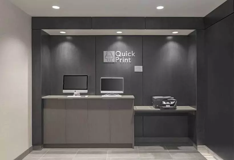 ホテル Courtyard By Marriott Halifax Dartmouth