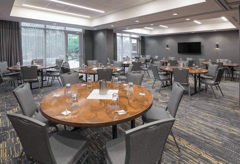 هتل Courtyard By Marriott Halifax Dartmouth