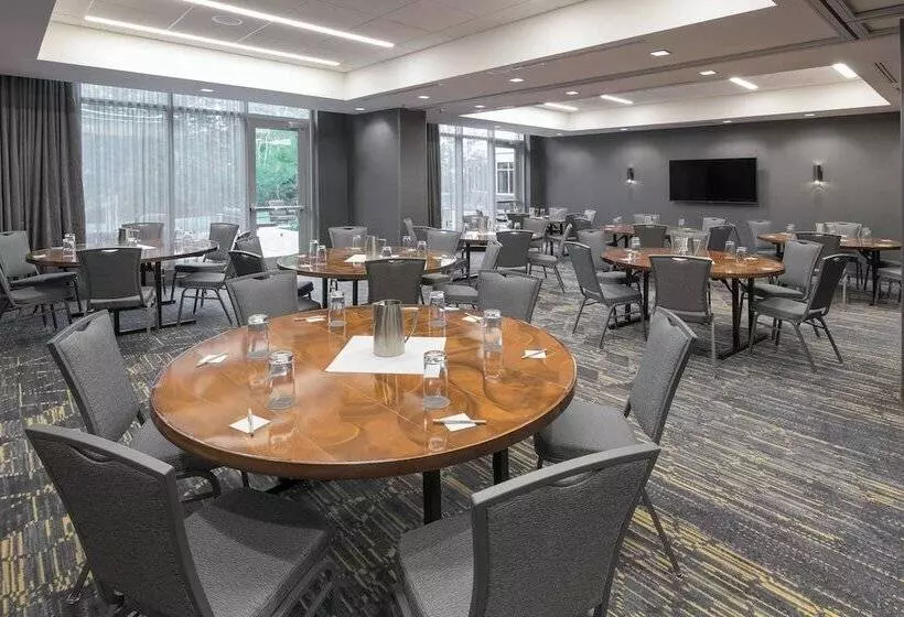 ホテル Courtyard By Marriott Halifax Dartmouth