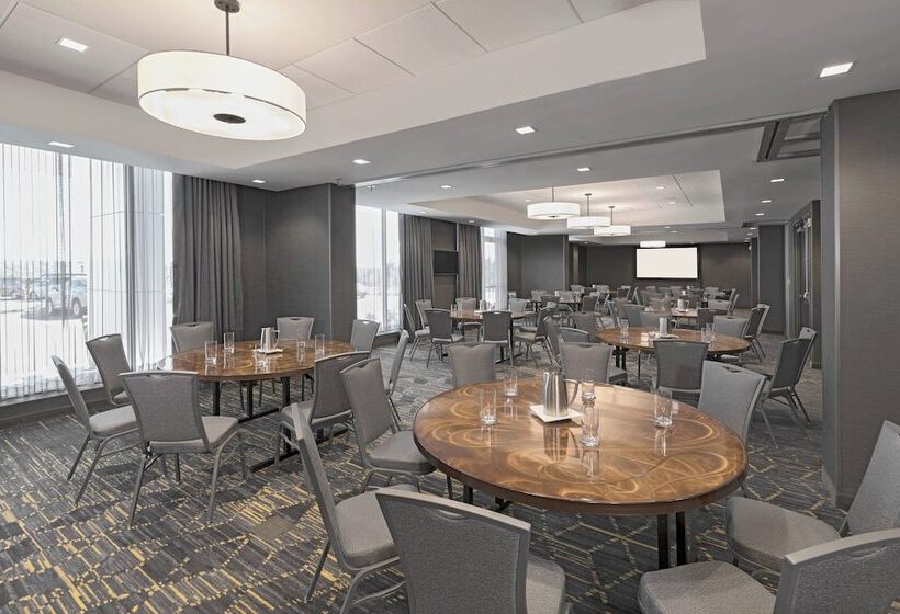 هتل Courtyard By Marriott Halifax Dartmouth