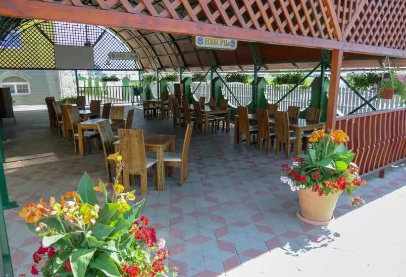 Aamiaismajoitus (B&B) Hbh Bajor Sörház Sólyomfészek Panzió