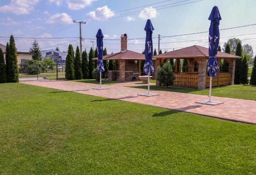 Nocleg ze śniadaniem Hbh Bajor Sörház Sólyomfészek Panzió