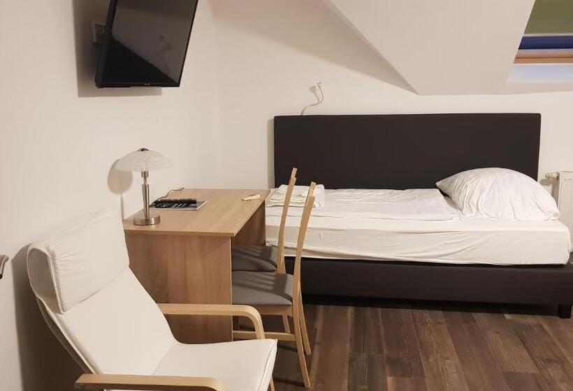 Nocleg ze śniadaniem Hbh Bajor Sörház Sólyomfészek Panzió