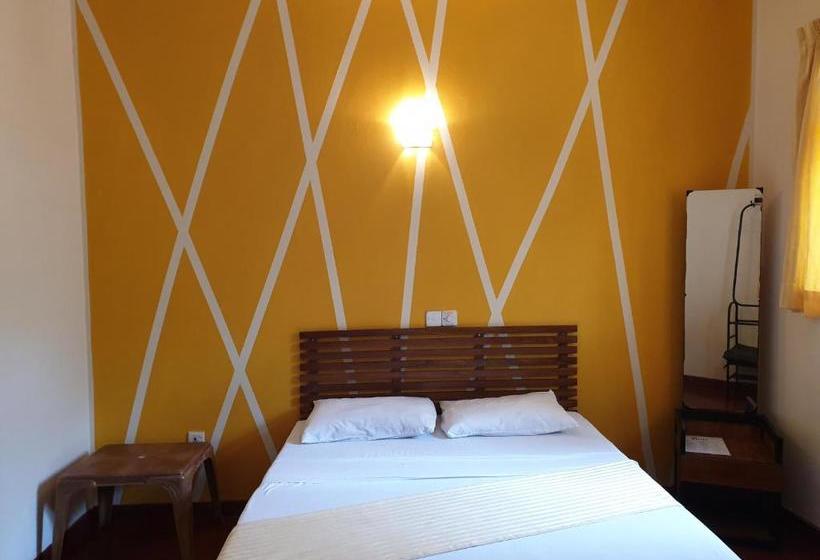 Bed and Breakfast Shiva Rest Katharagama