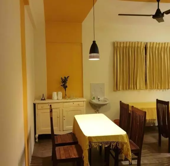 Aamiaismajoitus (B&B) Shiva Rest Katharagama
