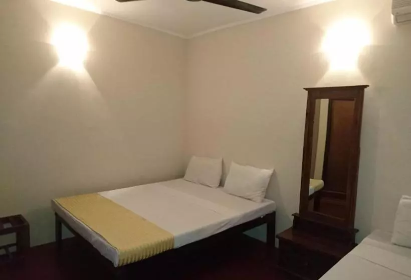 Aamiaismajoitus (B&B) Shiva Rest Katharagama
