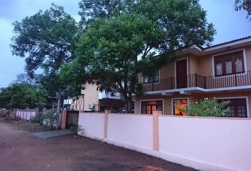 Aamiaismajoitus (B&B) Shiva Rest Katharagama