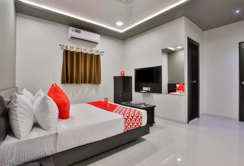 هتل Oyo 16383 Raj Palace