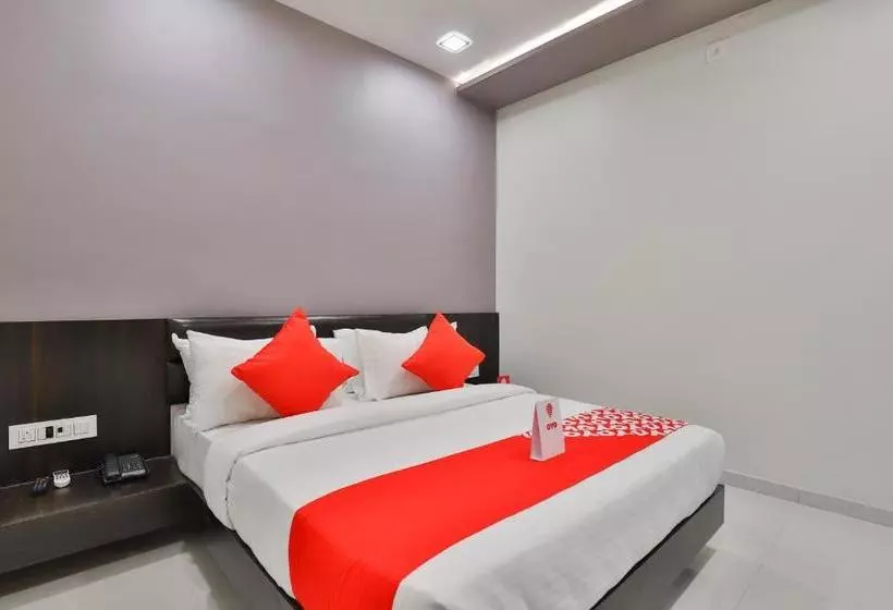 هتل Oyo 16383 Raj Palace