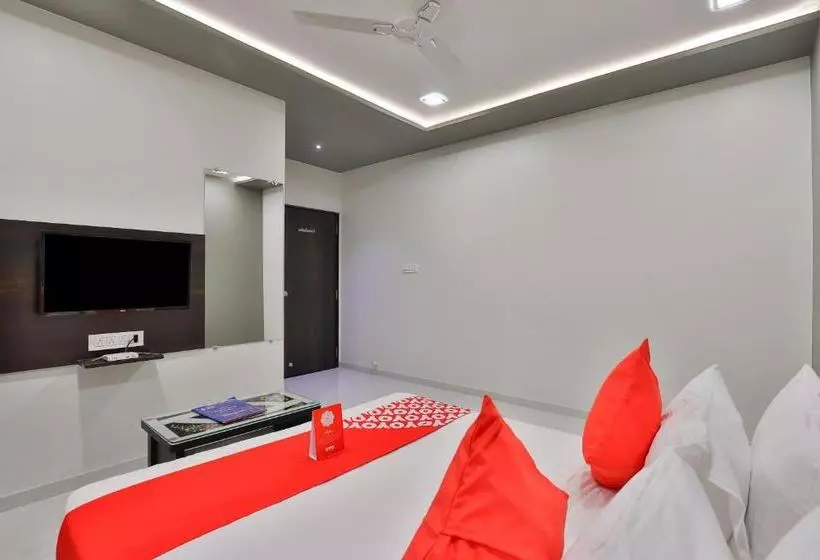 هتل Oyo 16383 Raj Palace