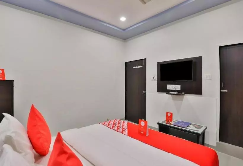 هتل Oyo 16383 Raj Palace