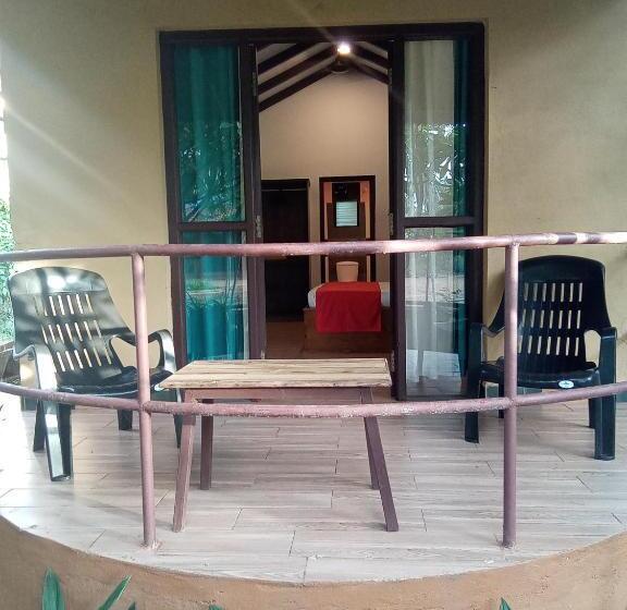 ペンション O Camarao