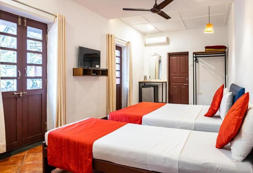 ペンション O Camarao