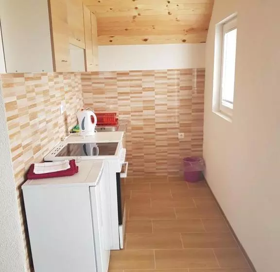 تختخواب و صبحانه Apartmani Prisoje