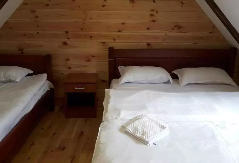 تختخواب و صبحانه Apartmani Prisoje