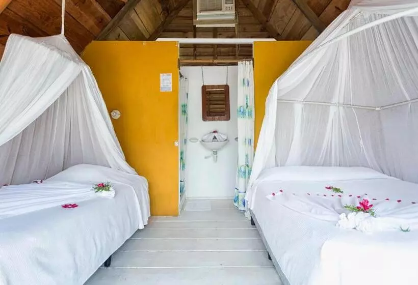 هتل Hacienda Tijax Jungle Logde