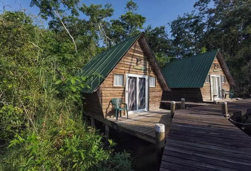 هتل Hacienda Tijax Jungle Logde