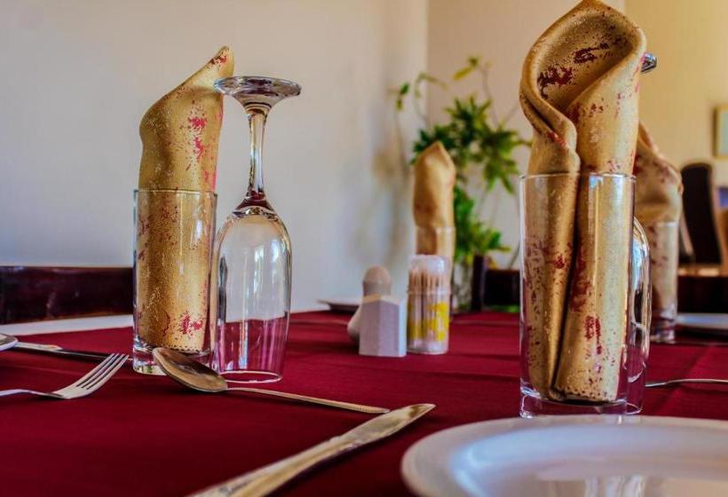 پانسیون Madonsa Guest House