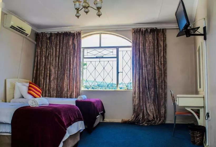 پانسیون Madonsa Guest House