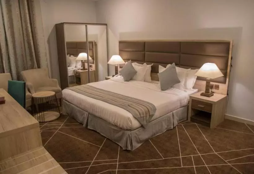 Seven Garden S Suits