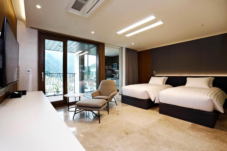 فندق Pine Forest Jeongseon Alpine Resort