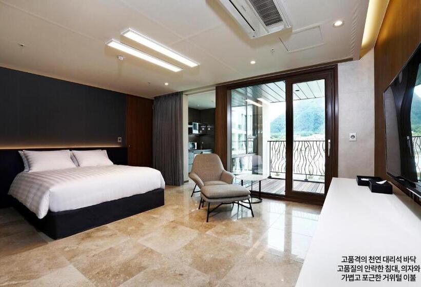 فندق Pine Forest Jeongseon Alpine Resort