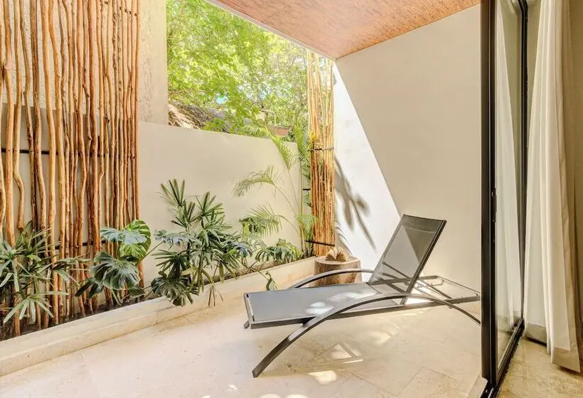 Lalola Downtown Boutique Apartments